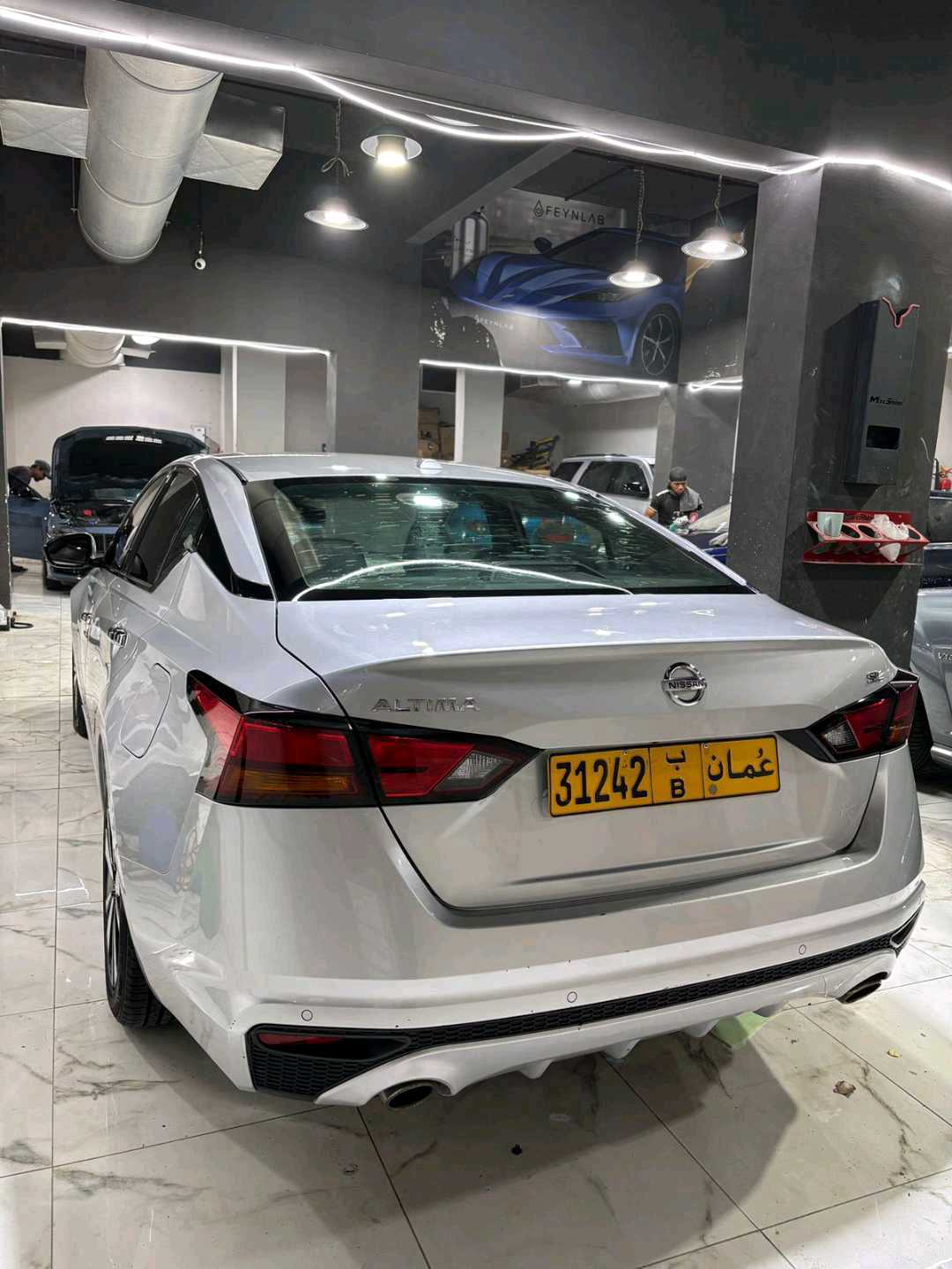 Car Image 2019 NISSAN ALTIMA SR