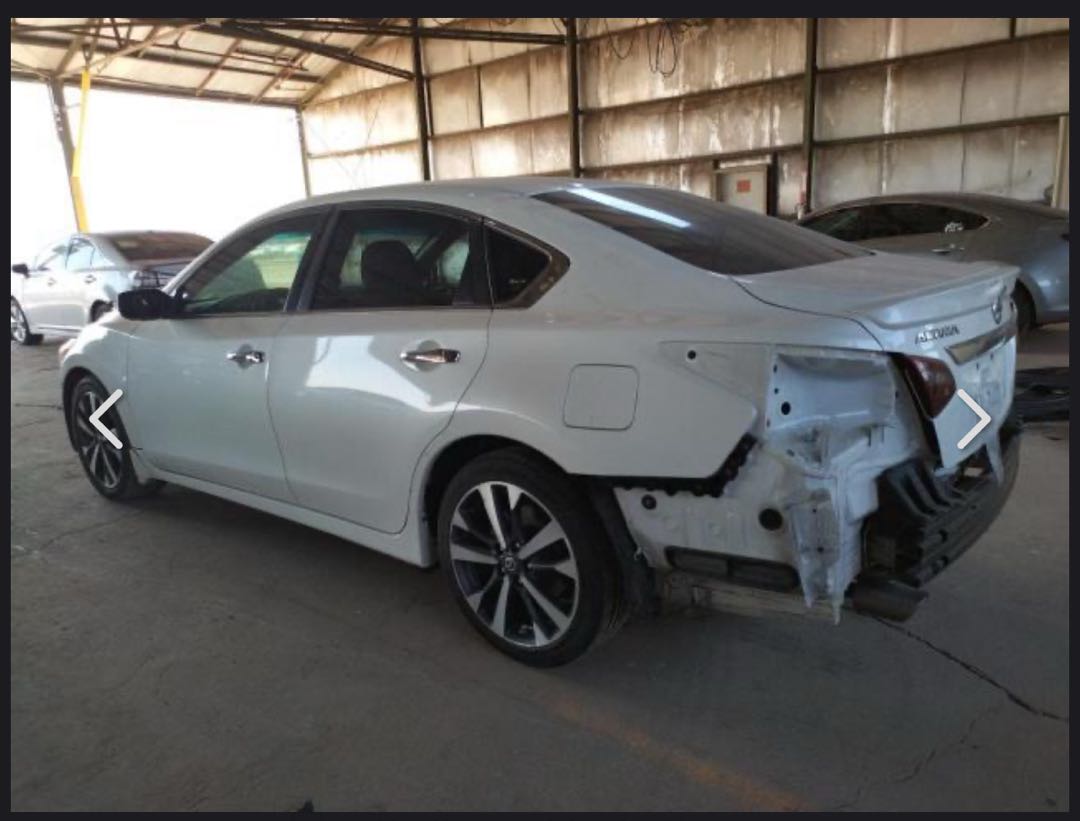 Car Image 2017 NISSAN ALTIMA SR
