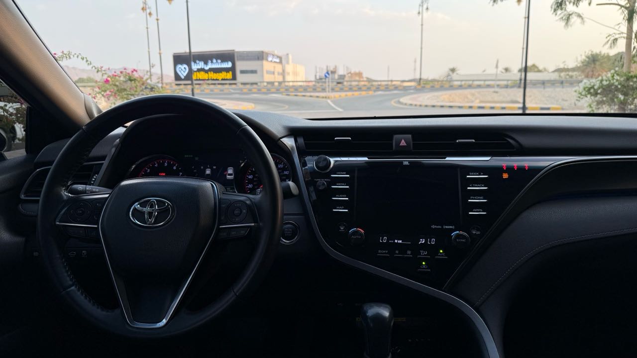 Car Image 2019 TOYOTA CAMRY XSE