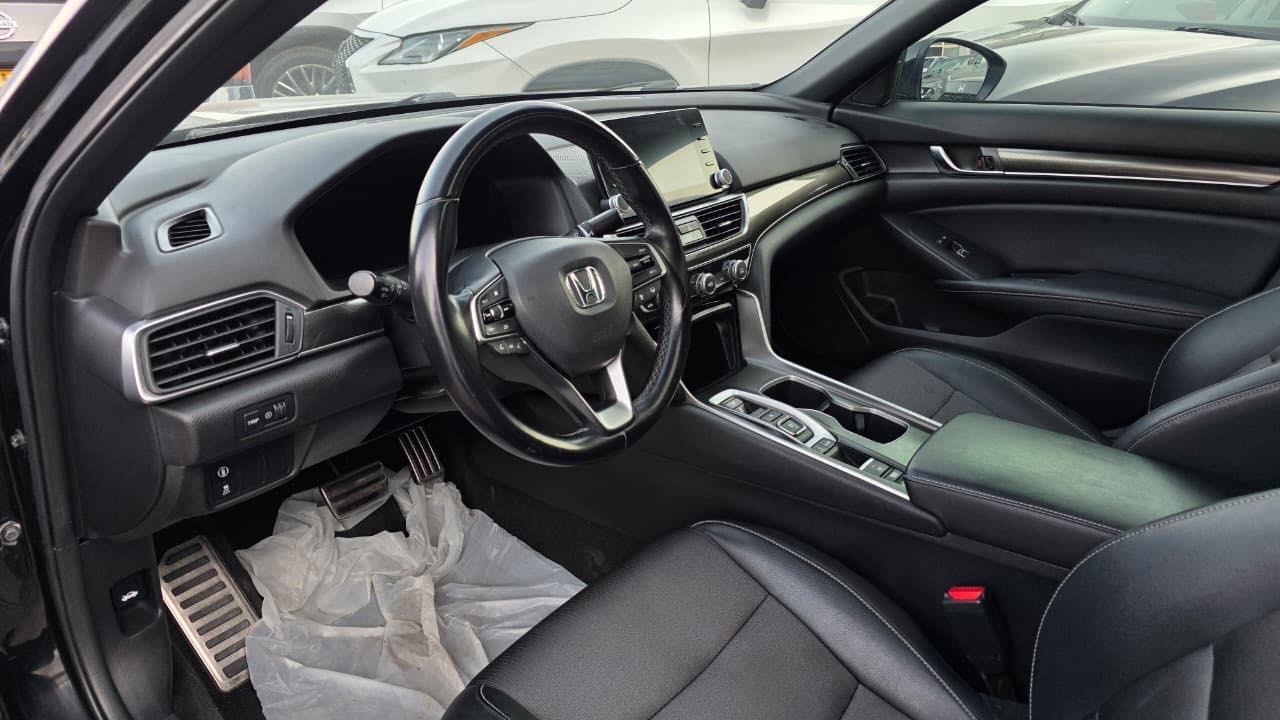 Car Image 2018 HONDA ACCORD EXL