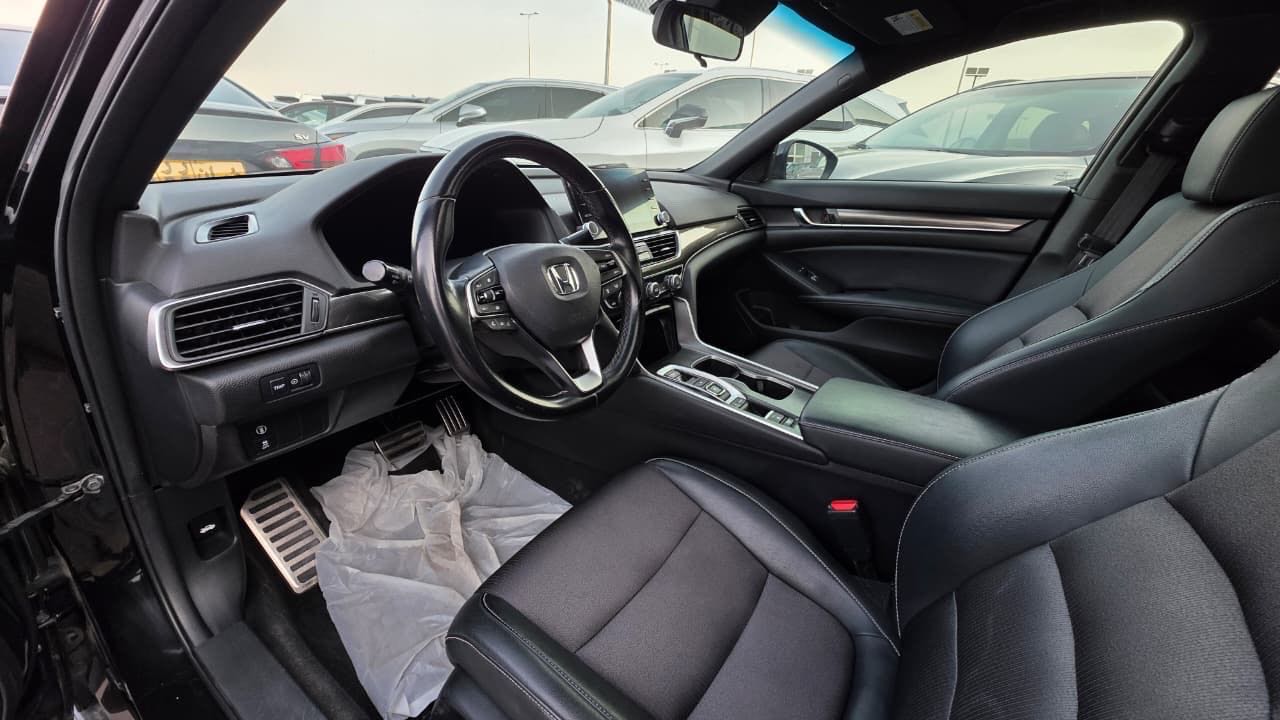 Car Image 2018 HONDA ACCORD EXL