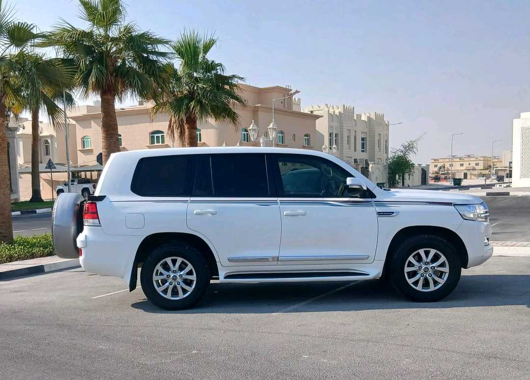 Car Image 2021 TOYOTA LAND CRUISER GX.R