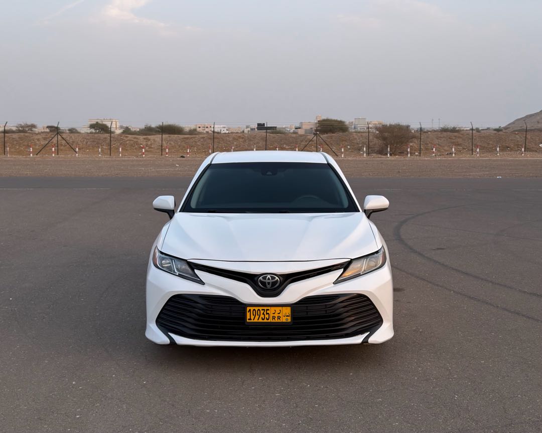 Car Image 2019 TOYOTA CAMRY LE