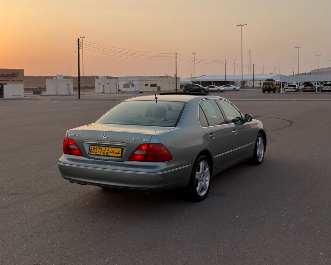 Car Image 2001 LEXUS LS 430