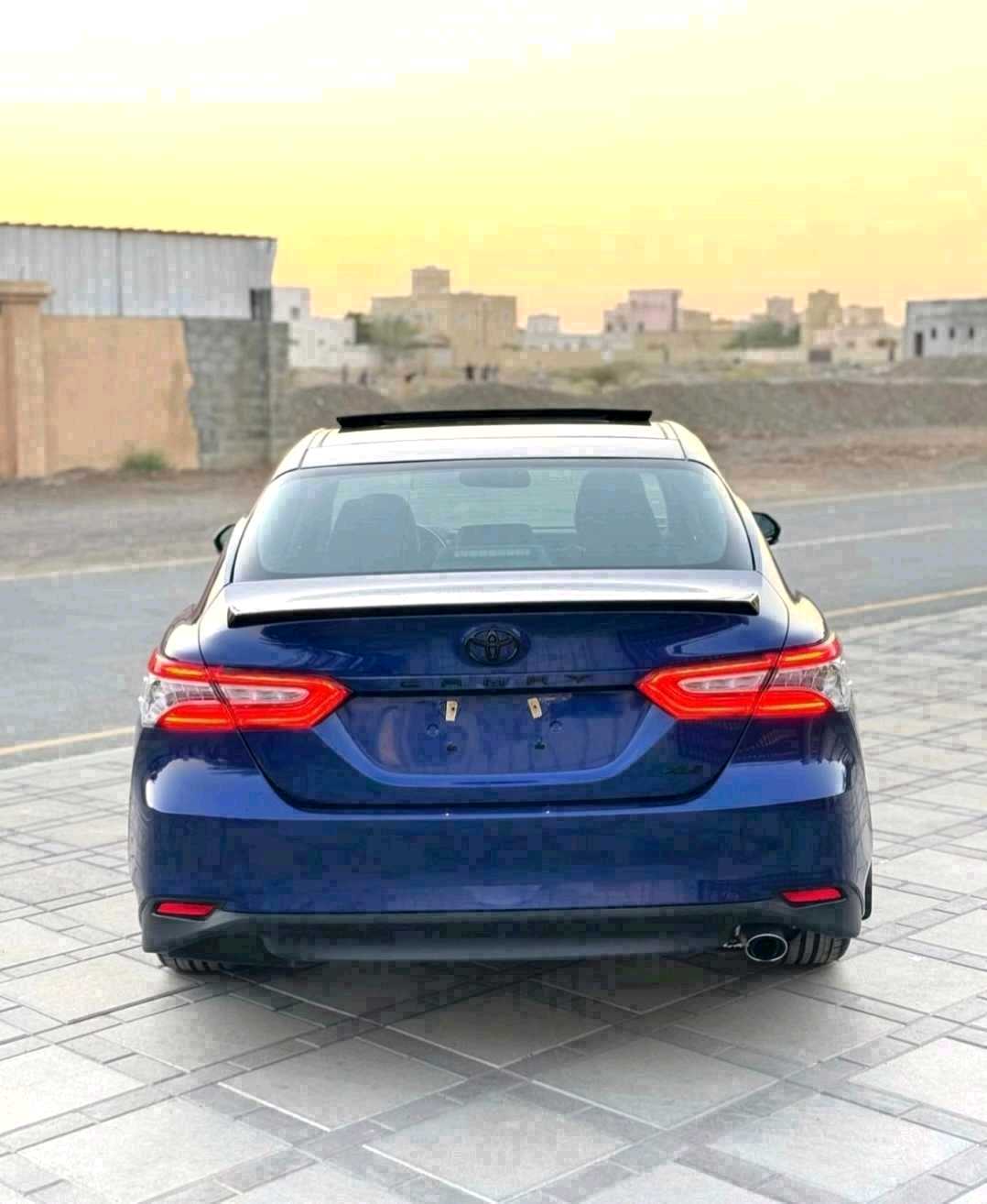 Car Image 2018 TOYOTA CAMRY XLE