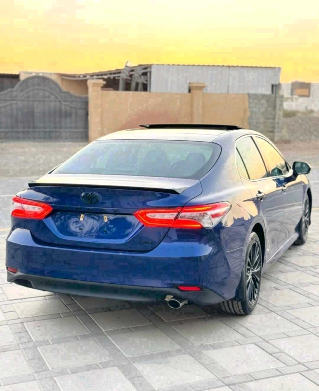 Car Image 2018 TOYOTA CAMRY XLE