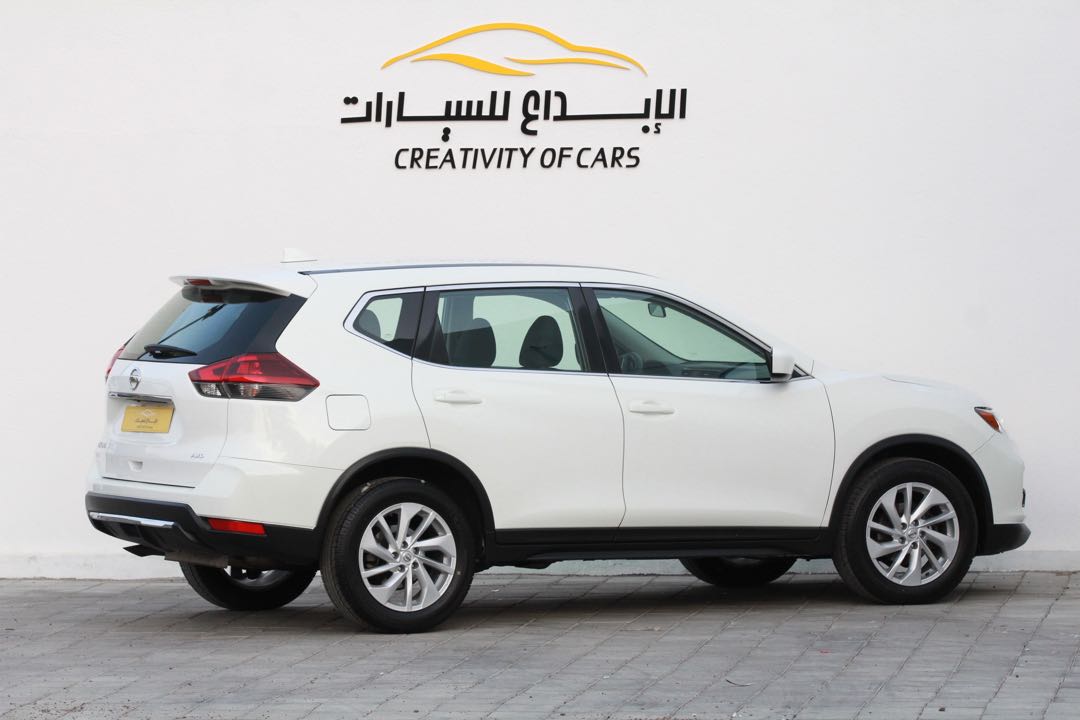 Car Image 2018 NISSAN ROGUE S