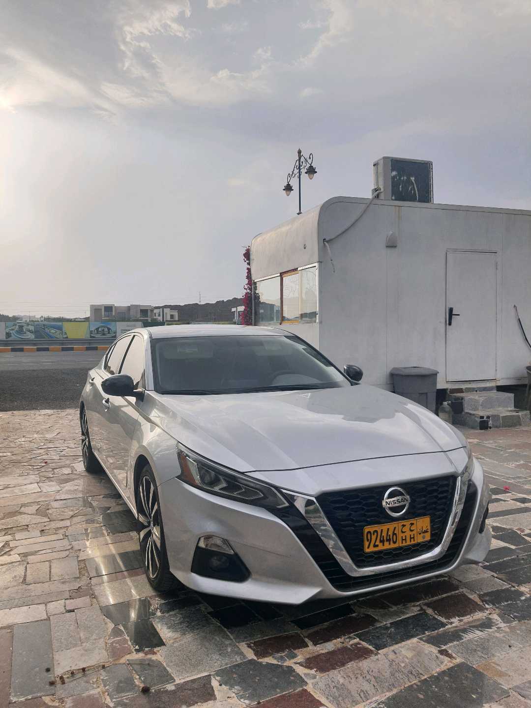 Car Image 2019 NISSAN ALTIMA SR