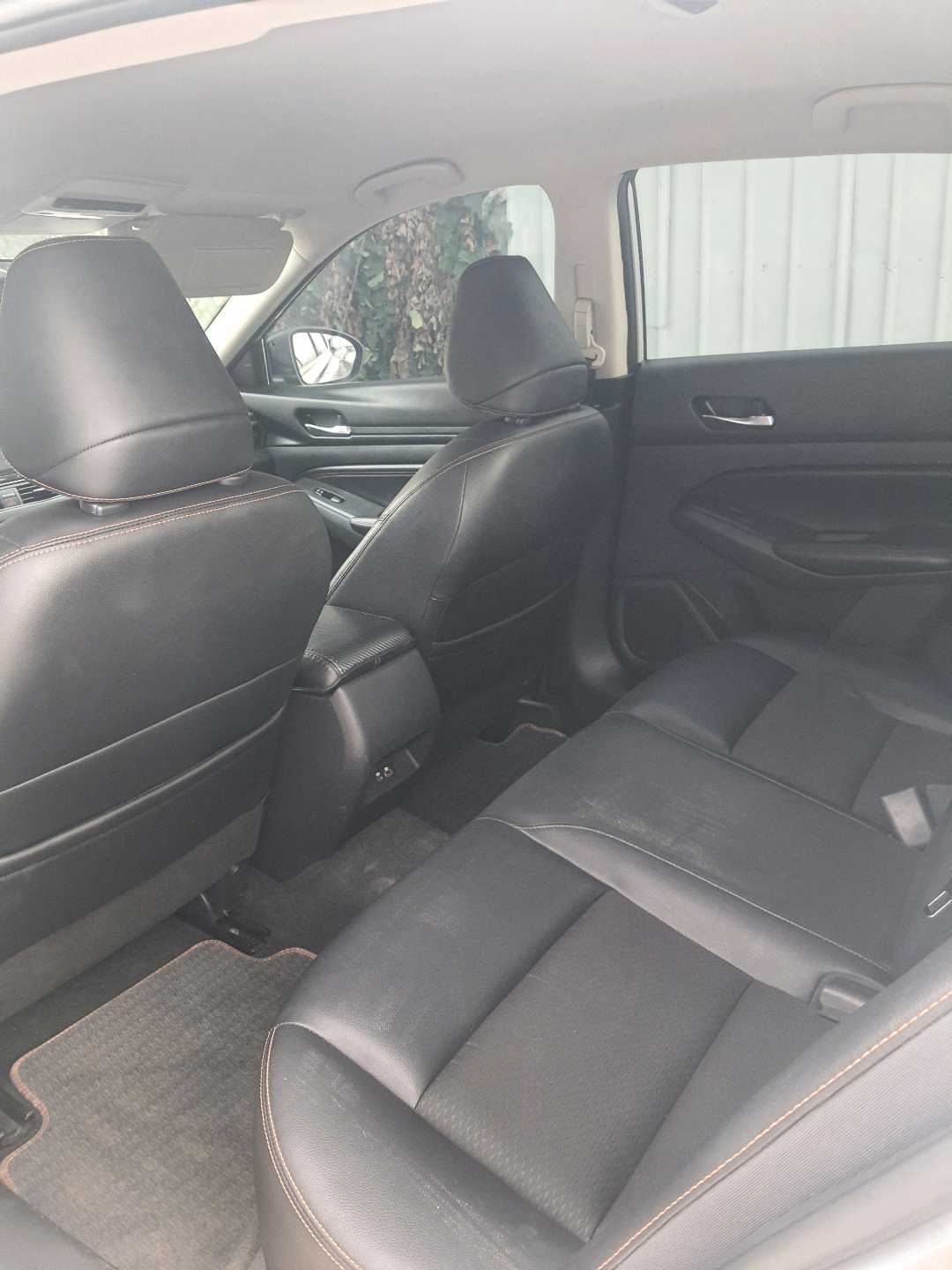 Car Image 2019 NISSAN ALTIMA SR