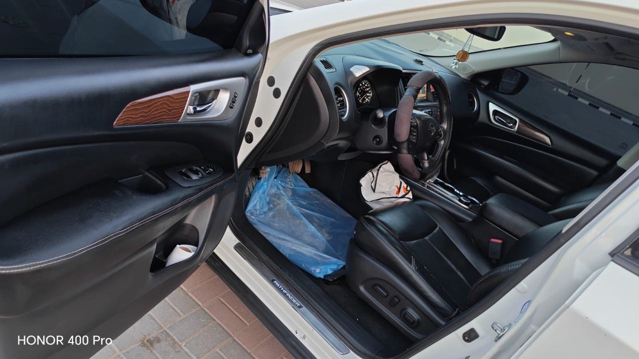 Car Image 2017 NISSAN PATHFINDER PLATINUM
