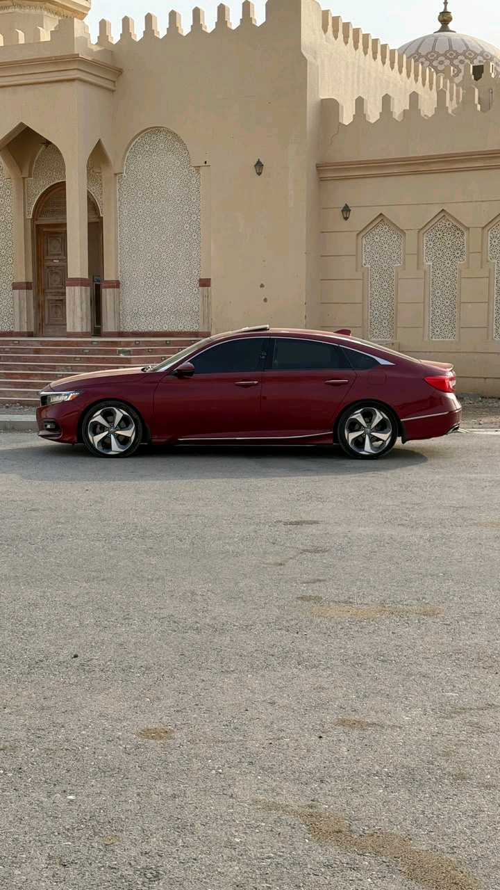Car Image 2018 HONDA ACCORD TOURING