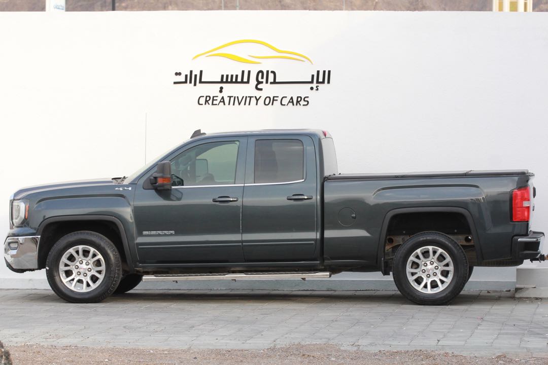 Car Image 2018 GMC SIERRA SLE