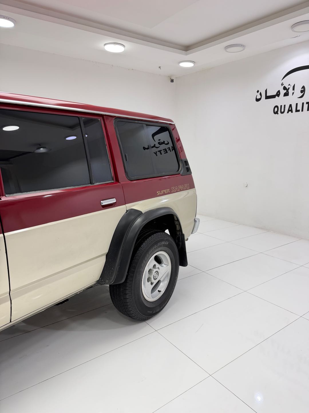 Car Image 1990 NISSAN SAFARI 