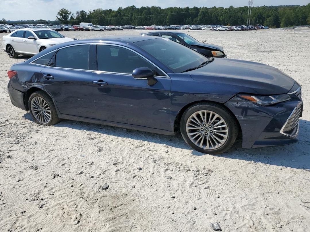 Car Image 2019 TOYOTA AVALON LIMITED