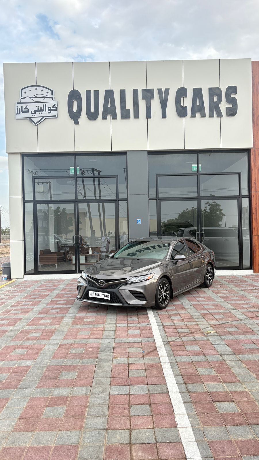 Car Image 2018 TOYOTA CAMRY SE