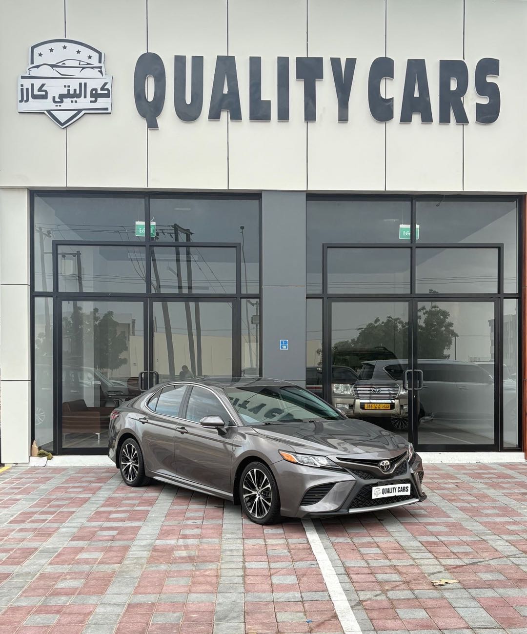 Car Image 2018 TOYOTA CAMRY SE