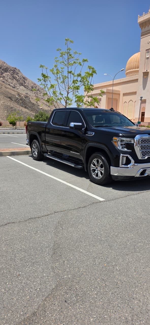 Car Image 2019 GMC SIERRA SLT