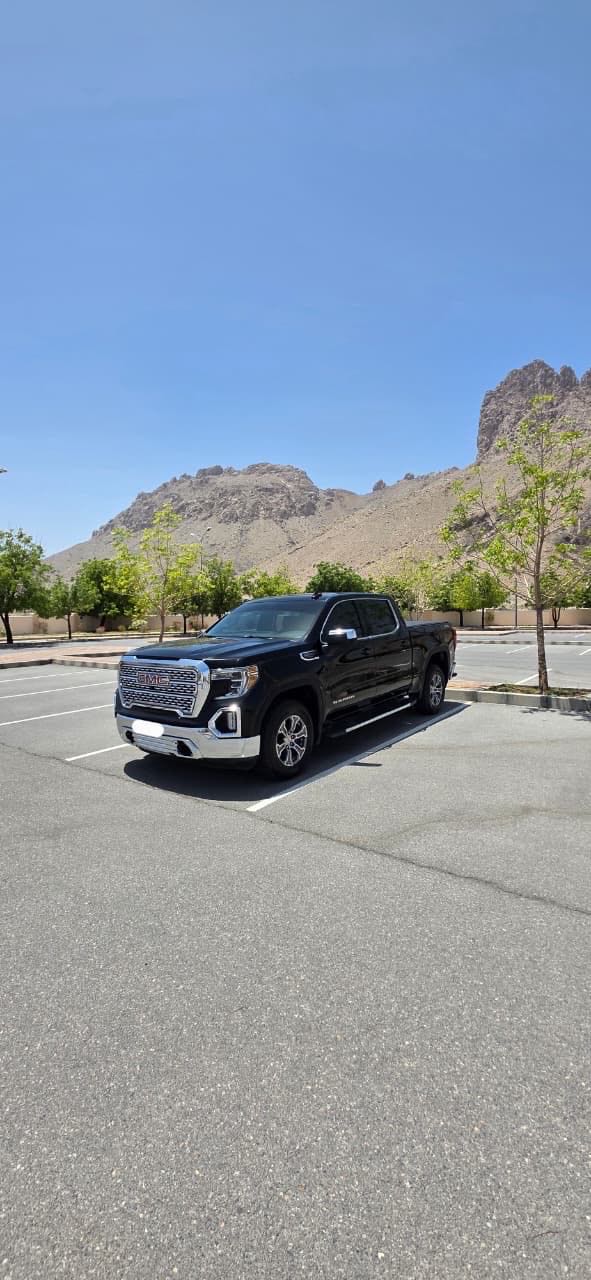 Car Image 2019 GMC SIERRA SLT