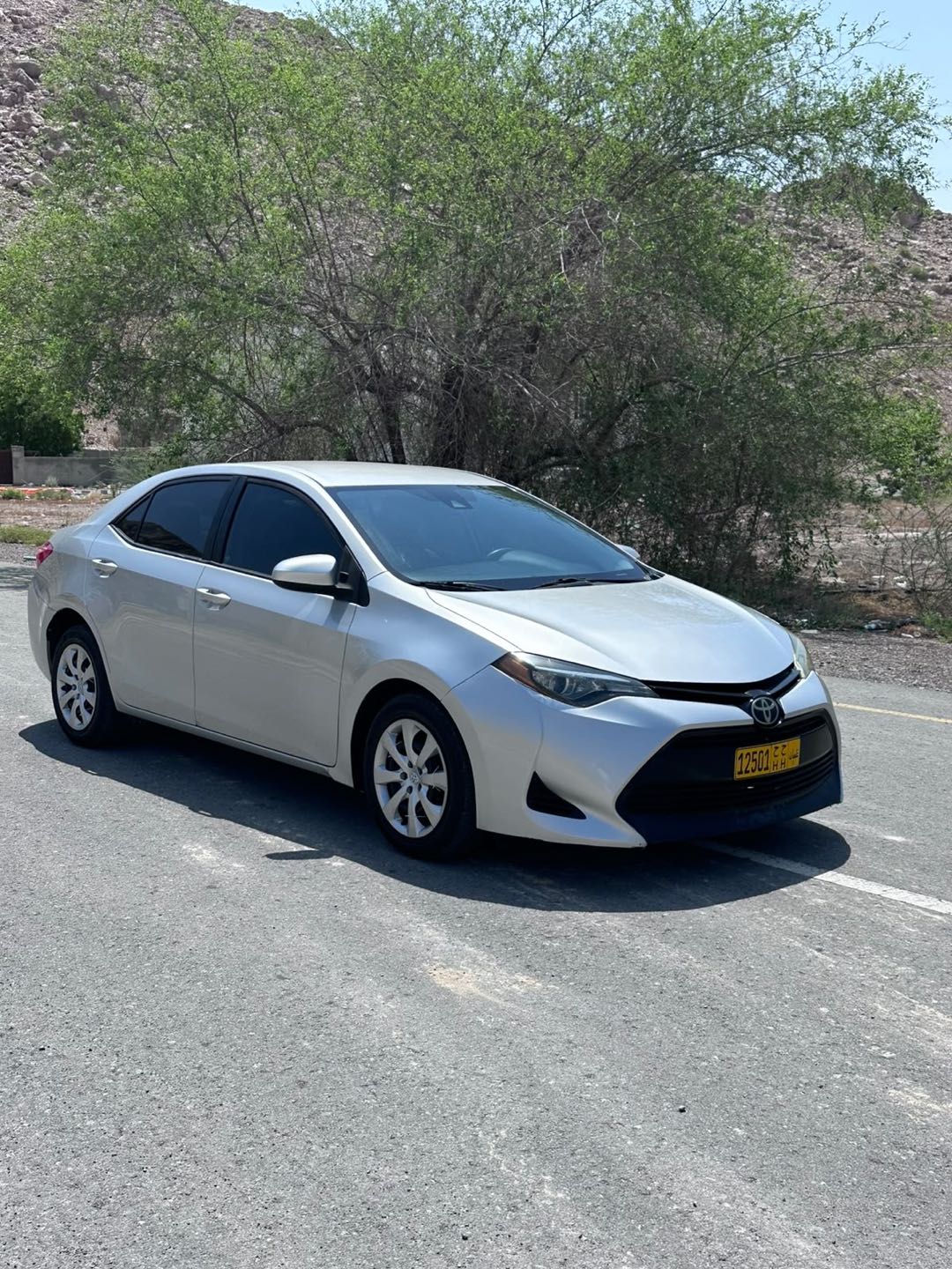 Car Image 2017 TOYOTA COROLLA LE