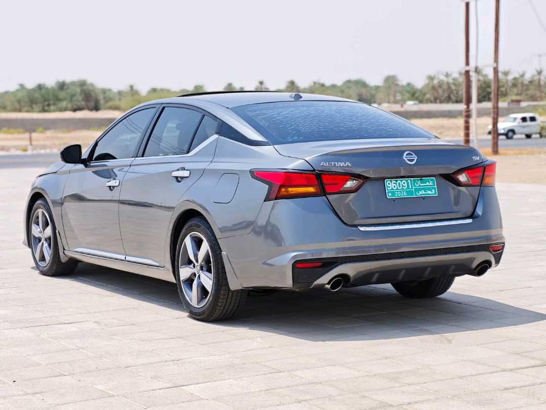 Car Image 2021 NISSAN ALTIMA SV