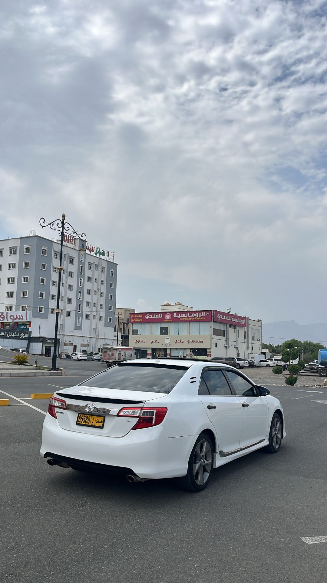 Car Image 2013 TOYOTA CAMRY SE
