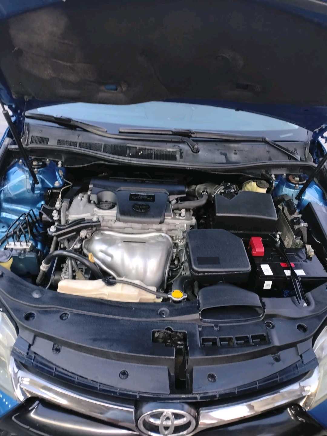 Car Image 2016 TOYOTA CAMRY SE