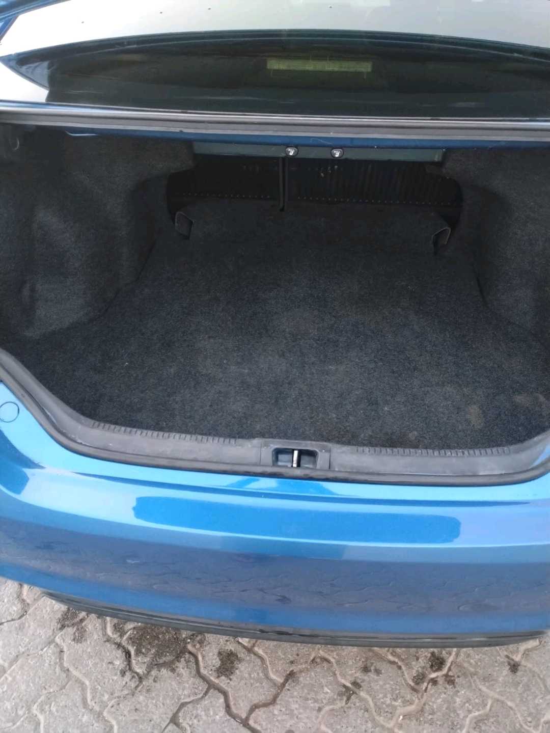 Car Image 2016 TOYOTA CAMRY SE