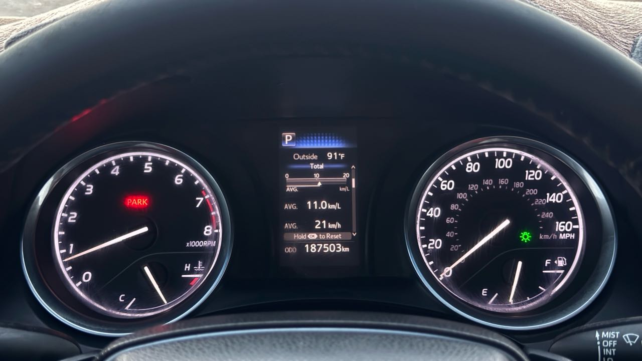 Car Image 2018 TOYOTA CAMRY SE