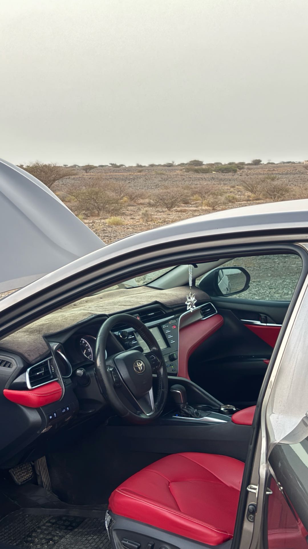Car Image 2018 TOYOTA CAMRY SE