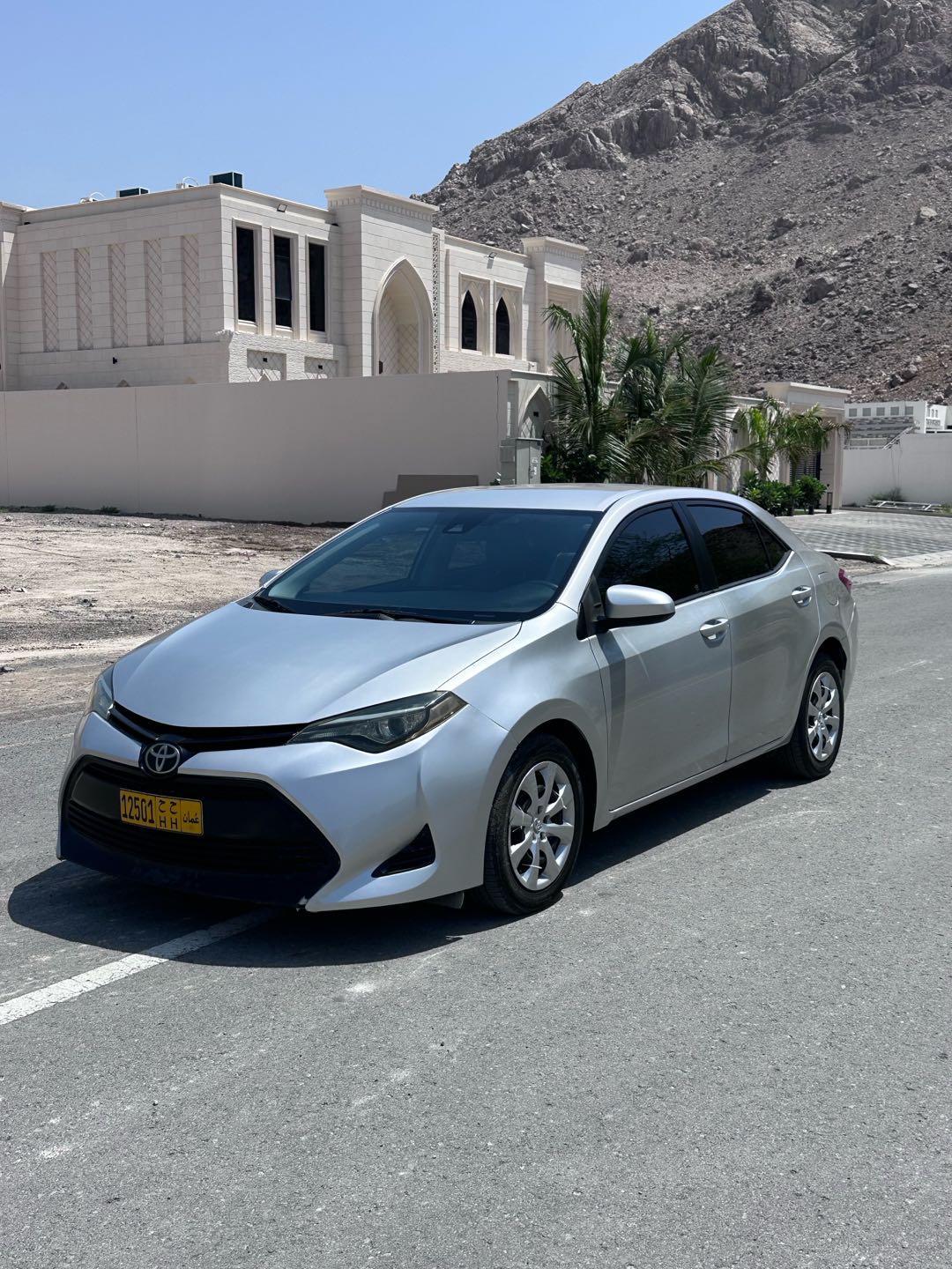 Car Image 2017 TOYOTA COROLLA LE