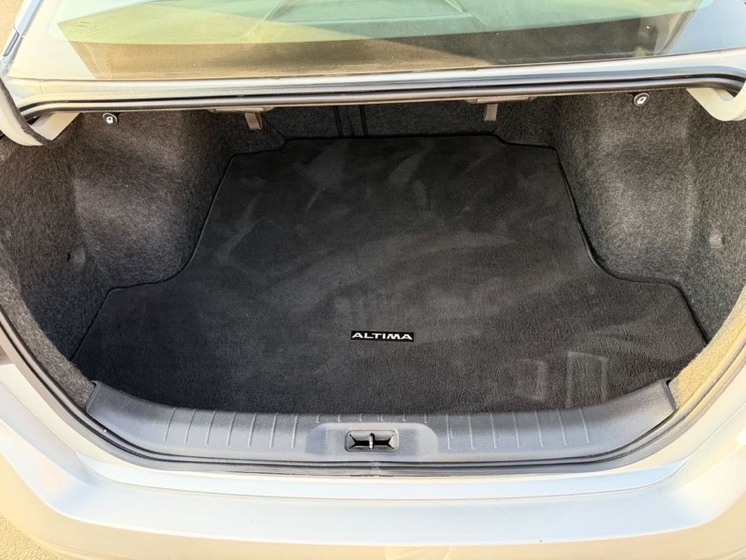 Car Image 2019 NISSAN ALTIMA SV