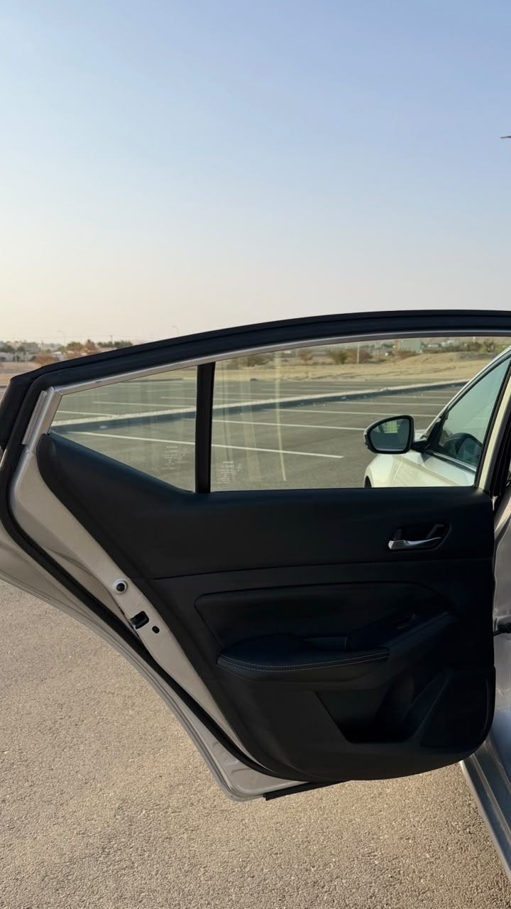 Car Image 2019 NISSAN ALTIMA SV