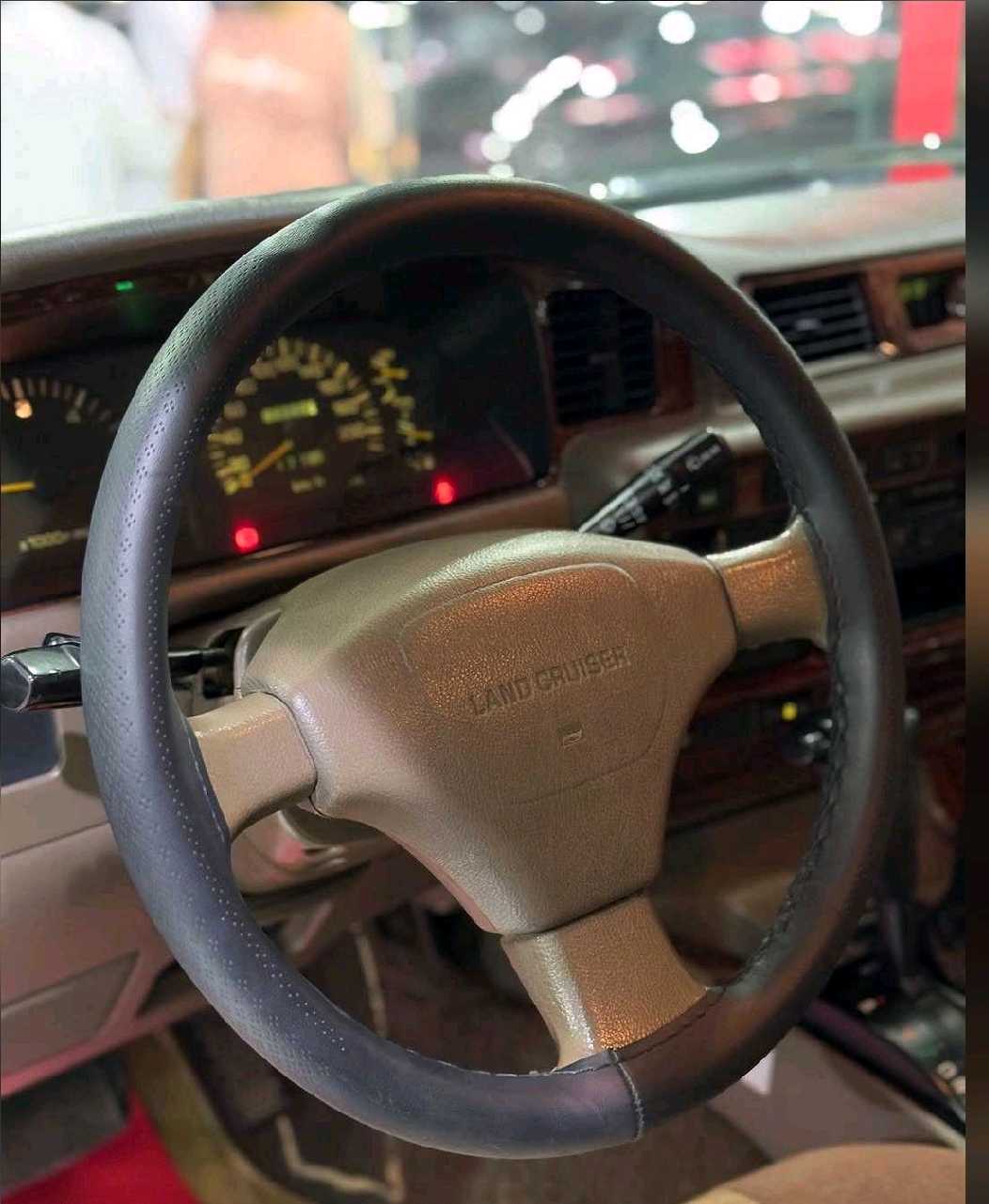 Car Image 1997 TOYOTA LAND CRUISER GX.R