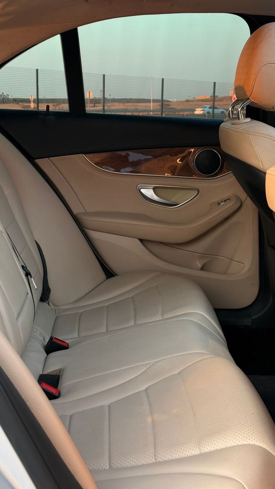 Car Image 2016 MERCEDES C Class 300