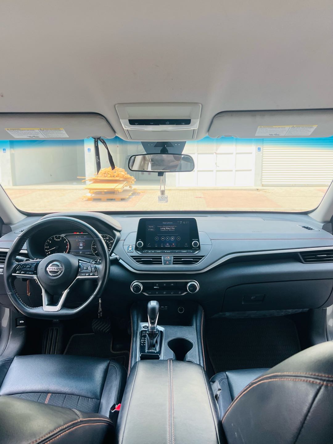 Car Image 2019 NISSAN ALTIMA SR