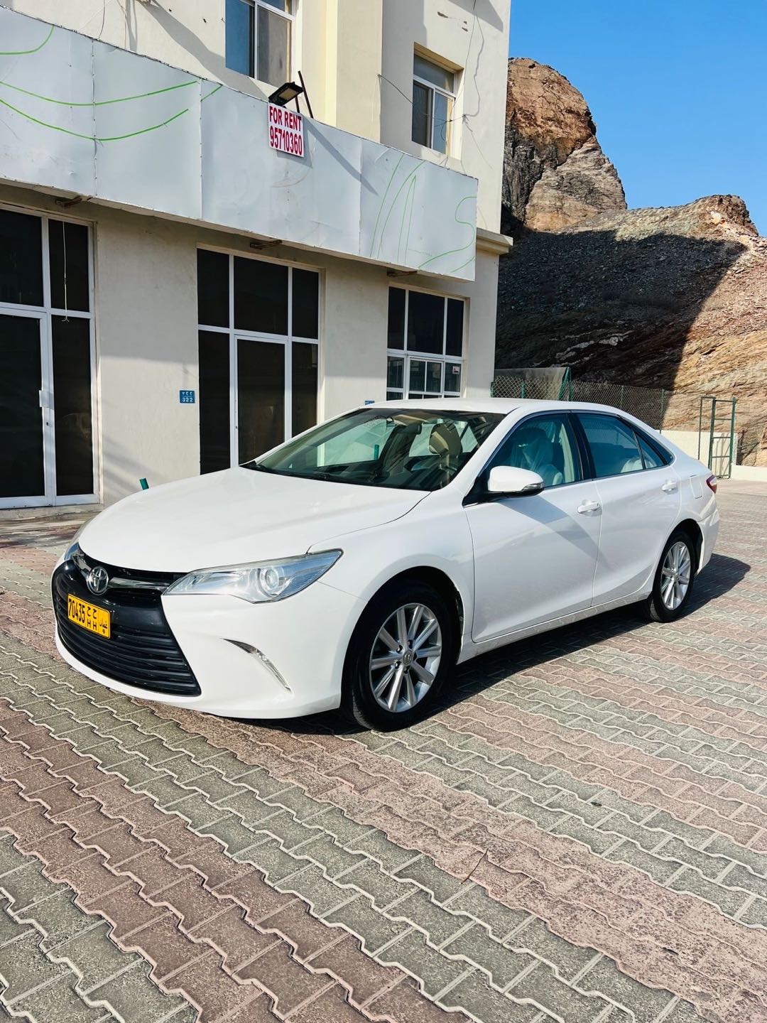Car Image 2017 TOYOTA CAMRY GL