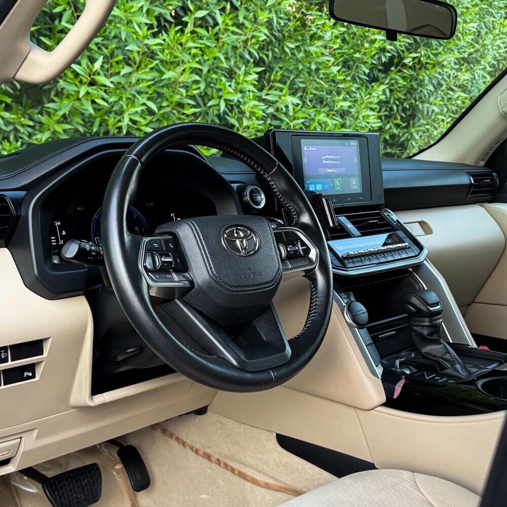 Car Image 2025 TOYOTA LAND CRUISER GX