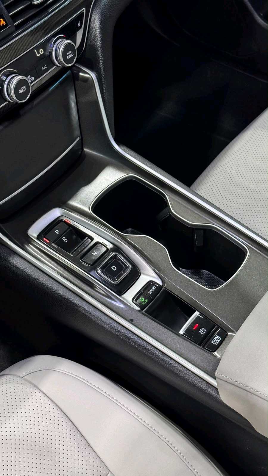 Car Image 2022 HONDA ACCORD TOURING
