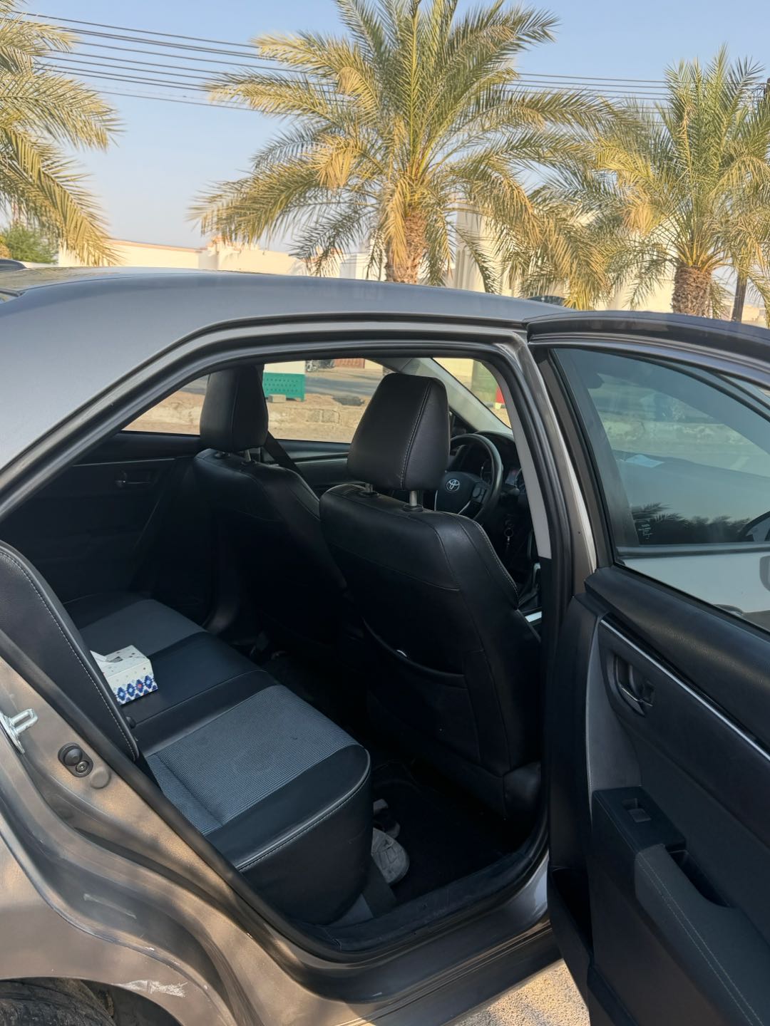 Car Image 2017 TOYOTA COROLLA LE