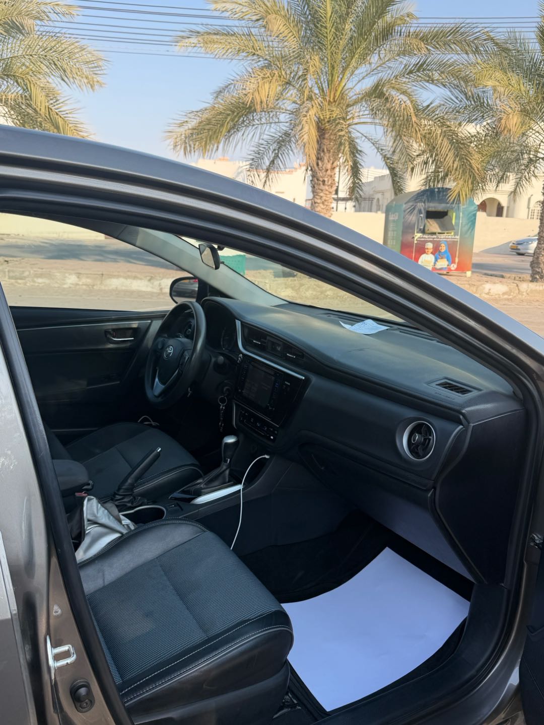 Car Image 2017 TOYOTA COROLLA LE