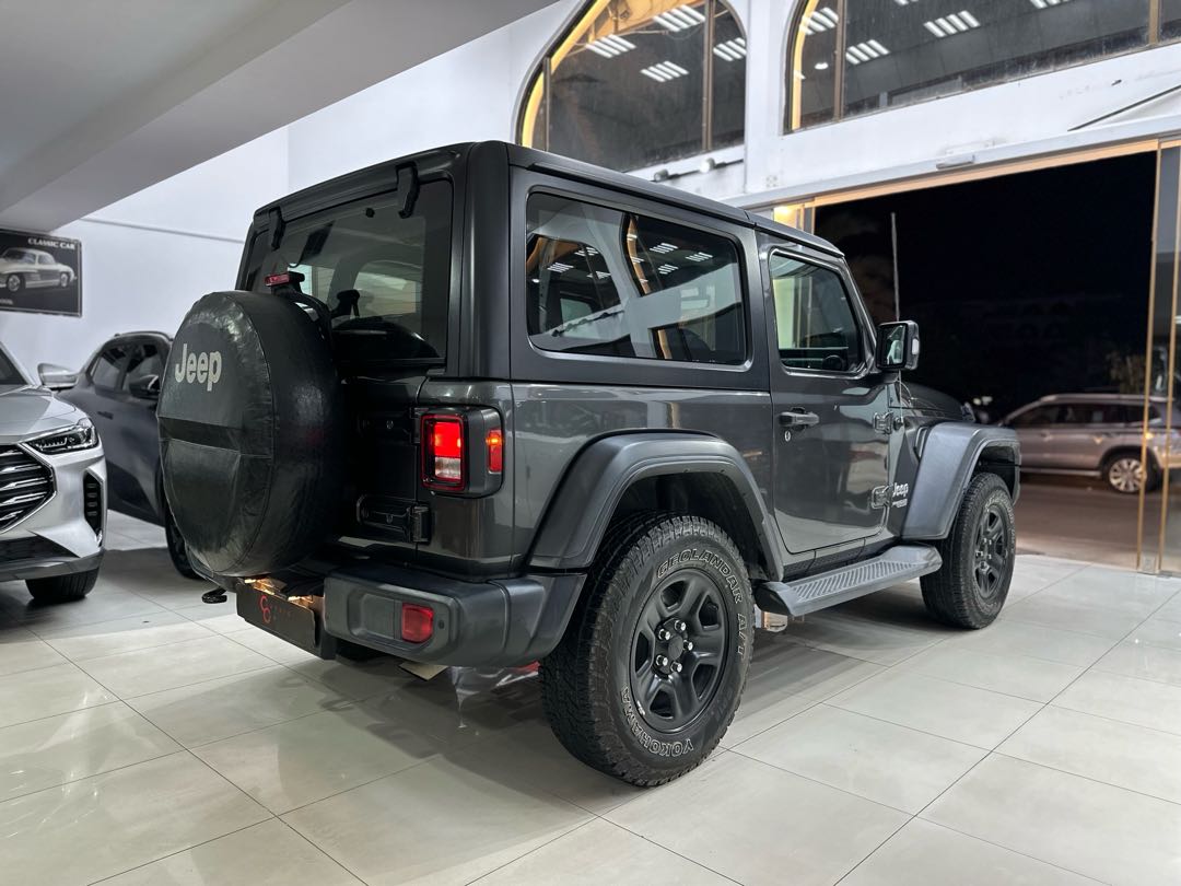 Car Image 2019 JEEP WRANGLER Sport