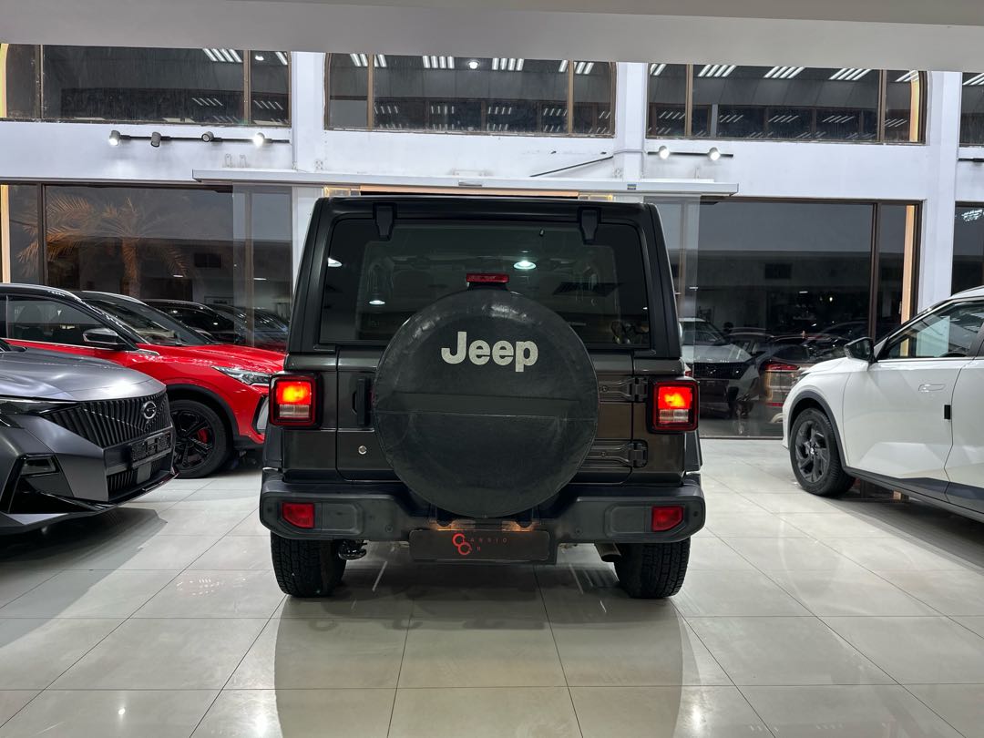 Car Image 2019 JEEP WRANGLER Sport