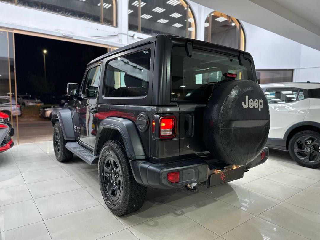 Car Image 2019 JEEP WRANGLER Sport