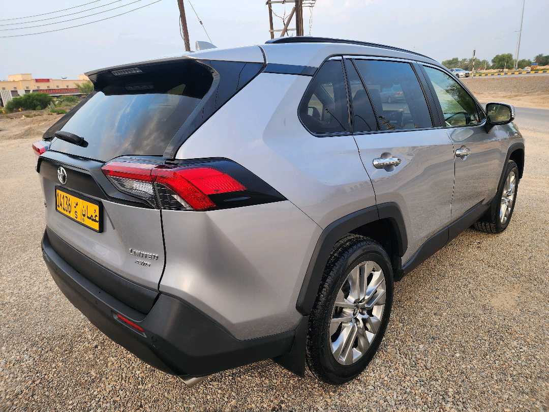 Car Image 2019 TOYOTA RAV4 LIMITED