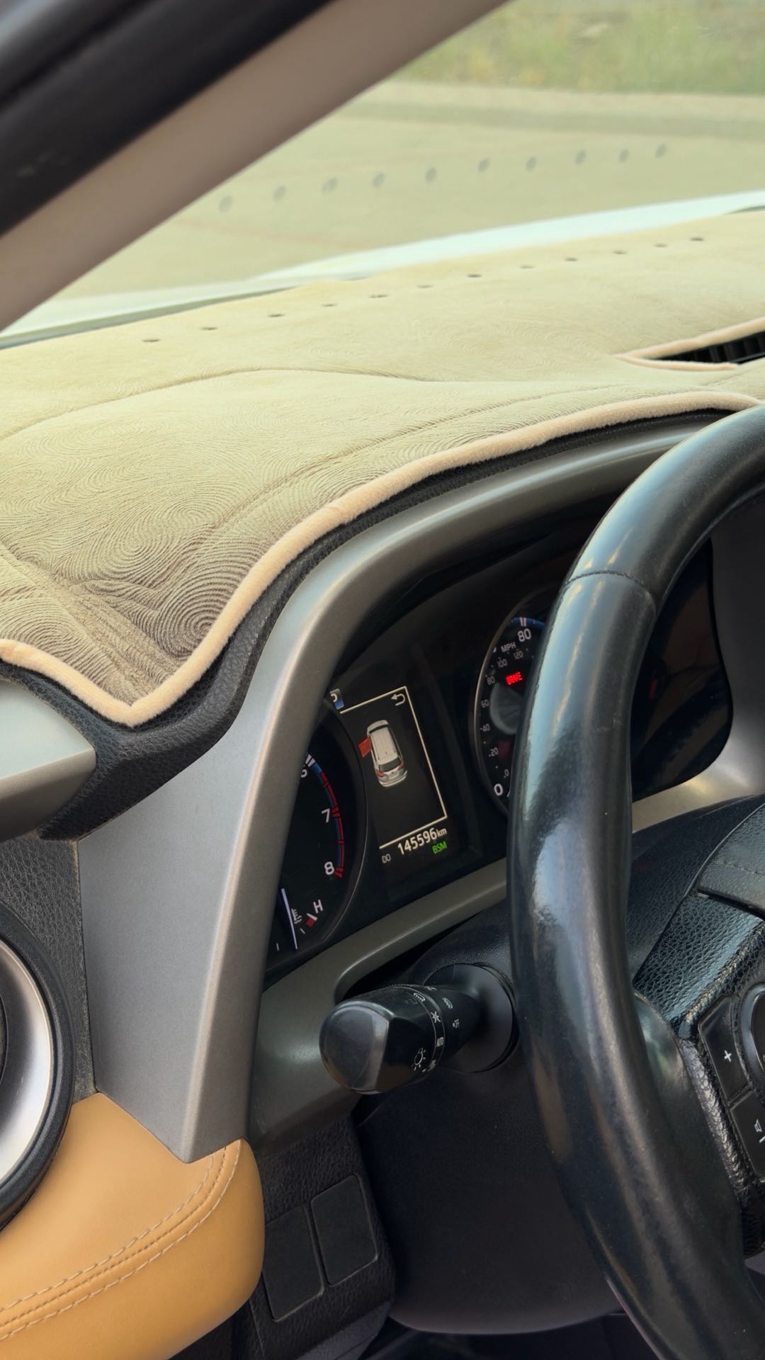 Car Image 2018 TOYOTA RAV4 XLE