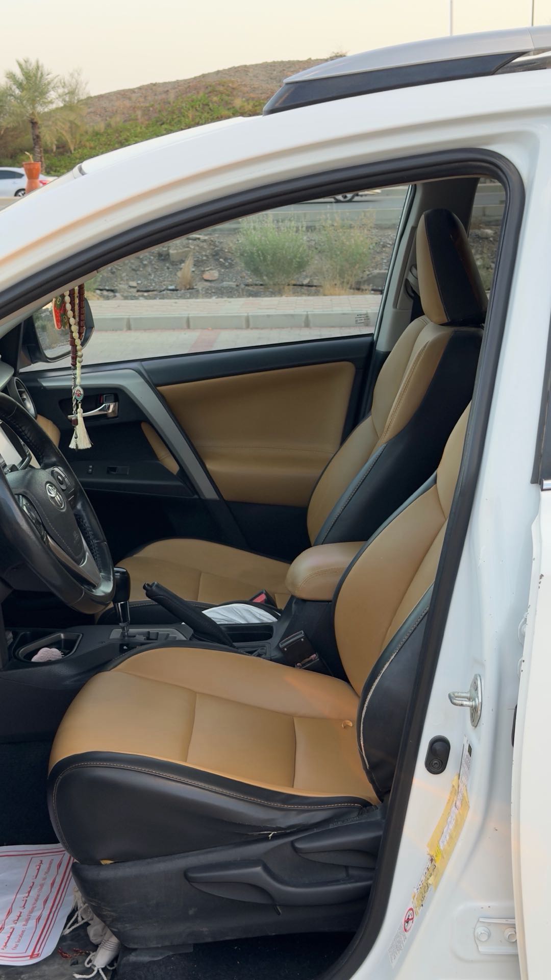 Car Image 2018 TOYOTA RAV4 XLE