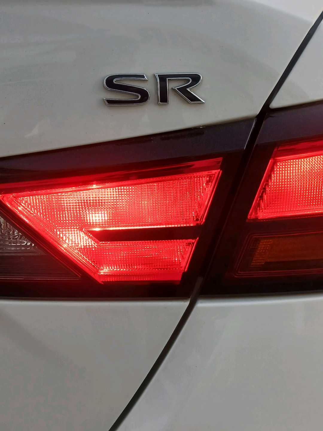 Car Image 2019 NISSAN ALTIMA SR