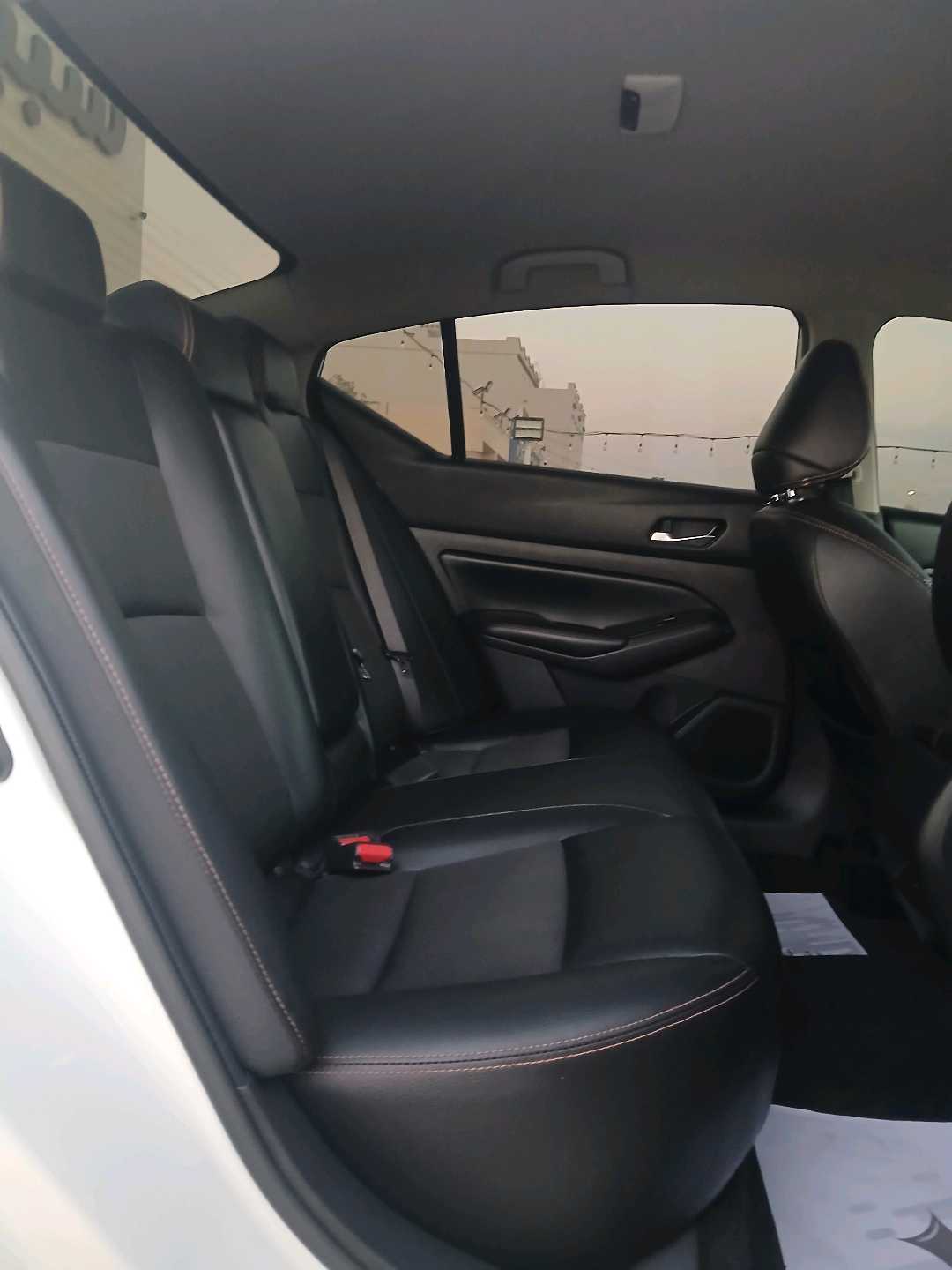 Car Image 2019 NISSAN ALTIMA SR