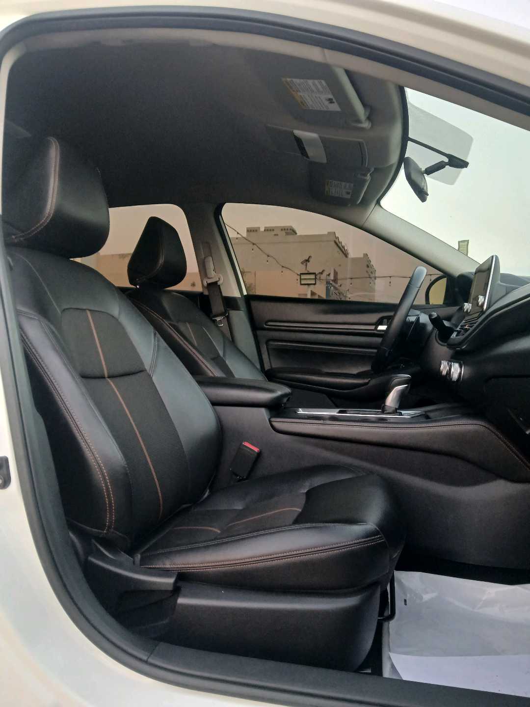Car Image 2019 NISSAN ALTIMA SR