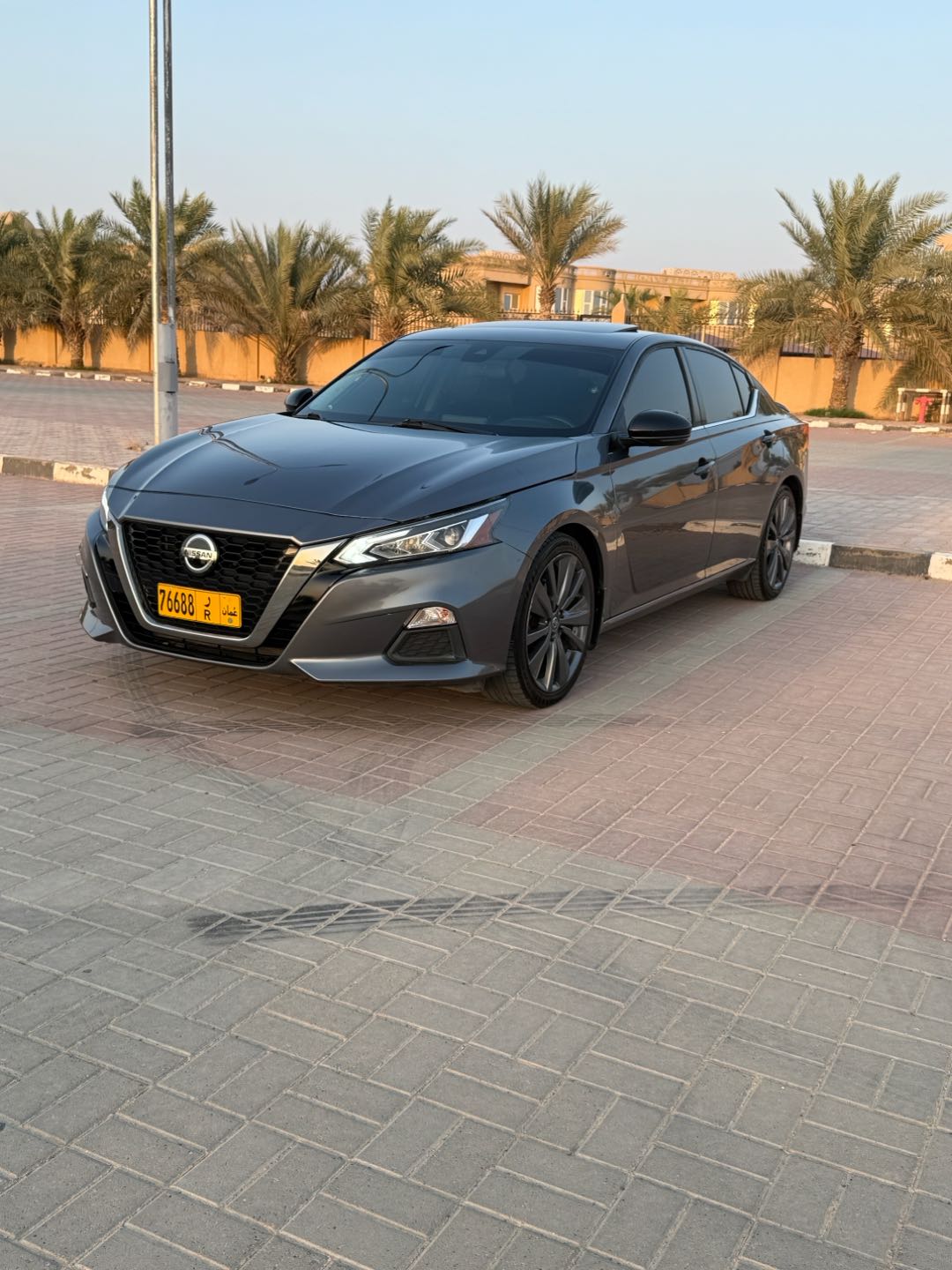 Car Image 2020 NISSAN ALTIMA SR